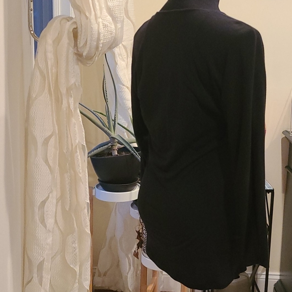 Made in Italy dolman style vneck - Picture 4 of 8